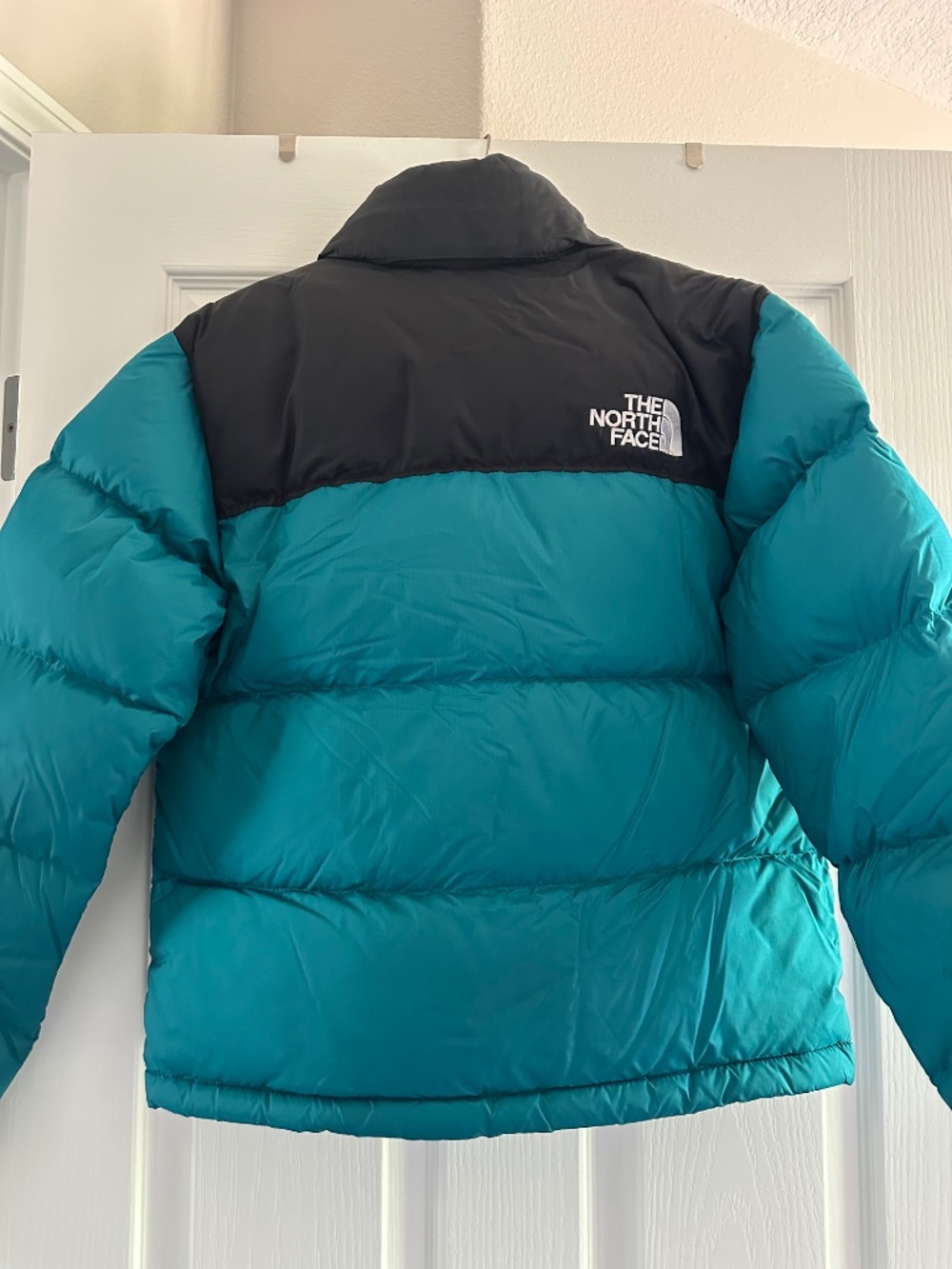 North Face Nuptse cropped puffer jacket - Picture 2 of 3